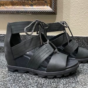 Sorel Joanie II Lace Wedge Sandal - Black -9.5 - VEUC